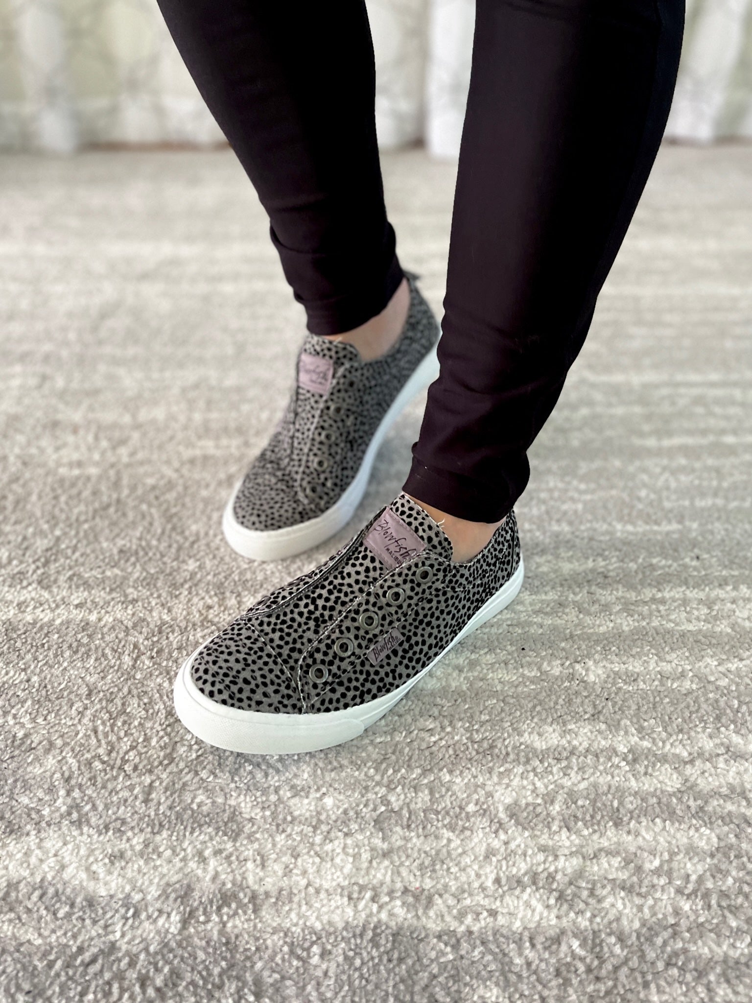Playwire Sneakers in Gray Micro Pixie
